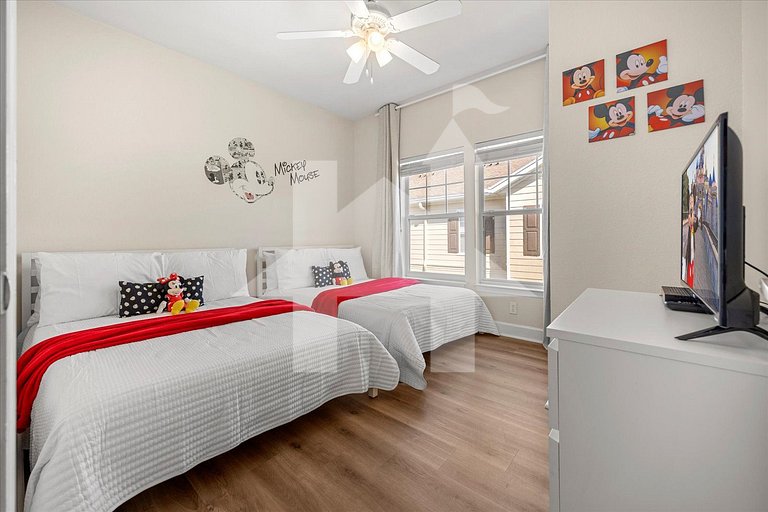 Vacation Home Near Disney, 4 bedrooms