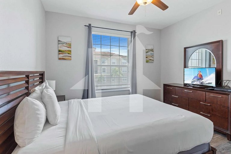 Elegant 4BR Vista Cay Resort