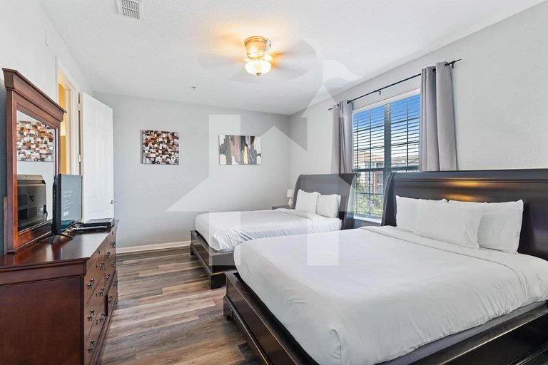 Elegant 4BR Vista Cay Resort