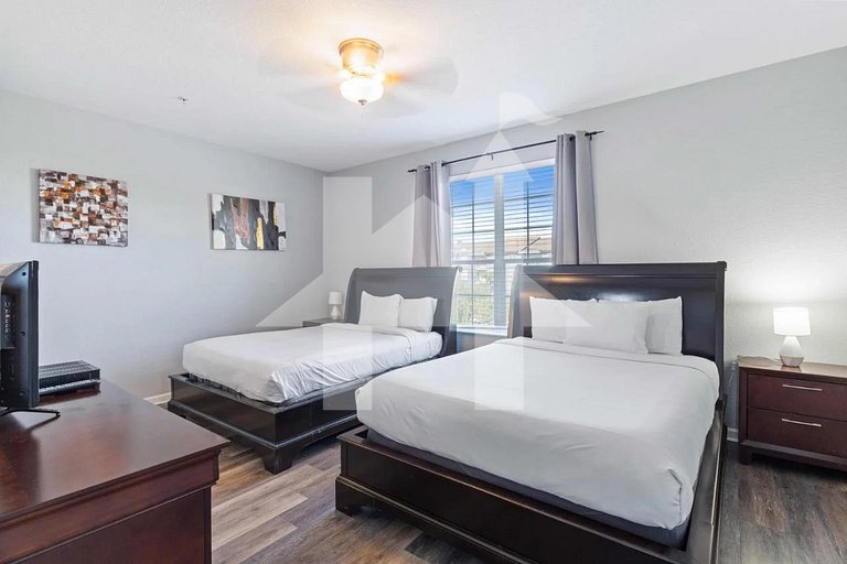 Elegant 4BR Vista Cay Resort