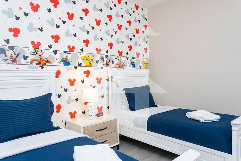 Family Home w/ Pool 9BR Near Disney