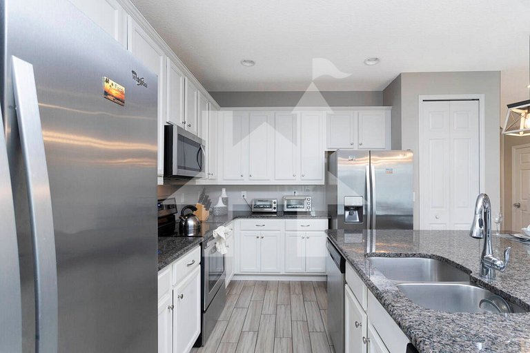 Family Home w/ Pool 9BR Near Disney