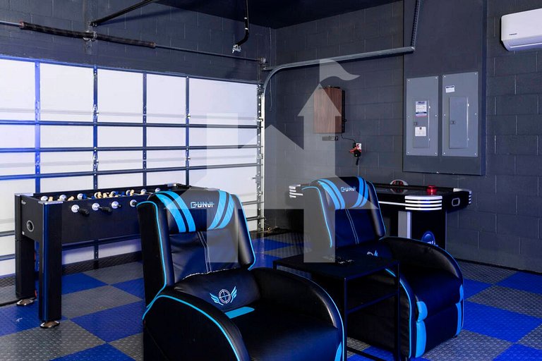 Family Home w/ Pool 9BR Near Disney