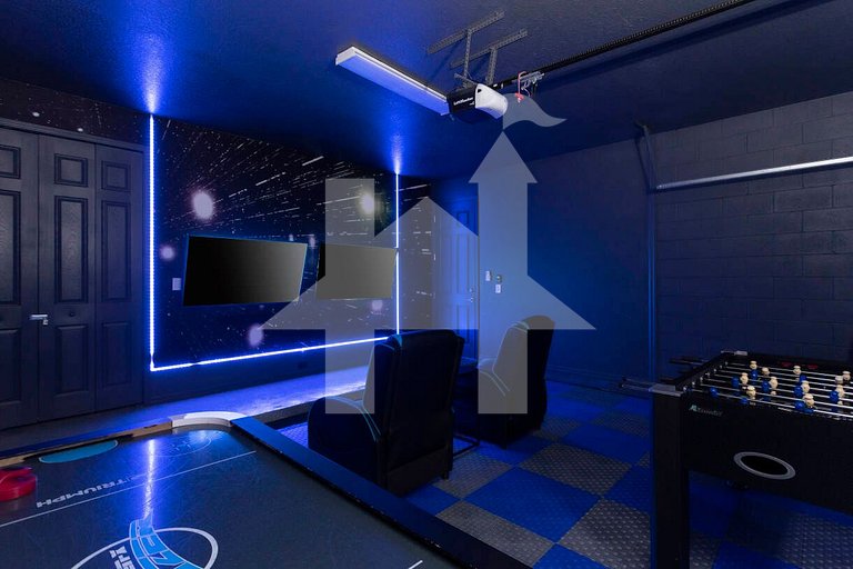 Family Home w/ Pool 9BR Near Disney