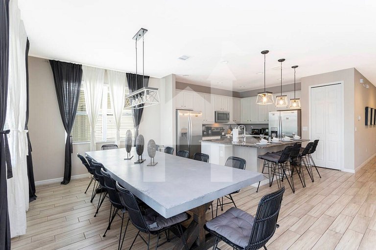 Casa Familiar c/ Piscina 9 Quartos Perto Disney