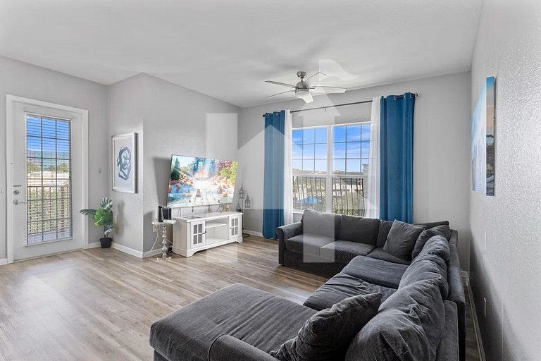 Spacious 4BR Condo at Vista Cay Resort