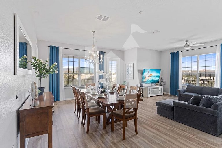 Spacious 4BR Condo at Vista Cay Resort