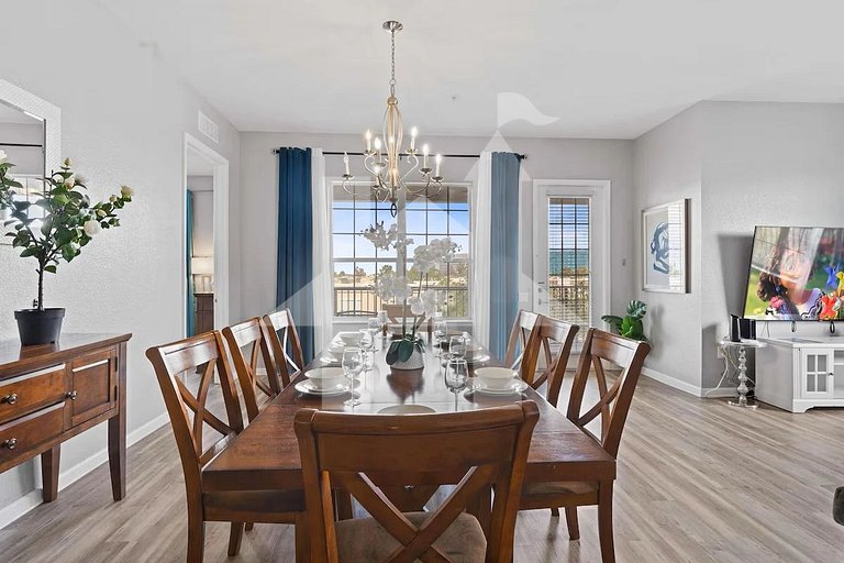 Spacious 4BR Condo at Vista Cay Resort