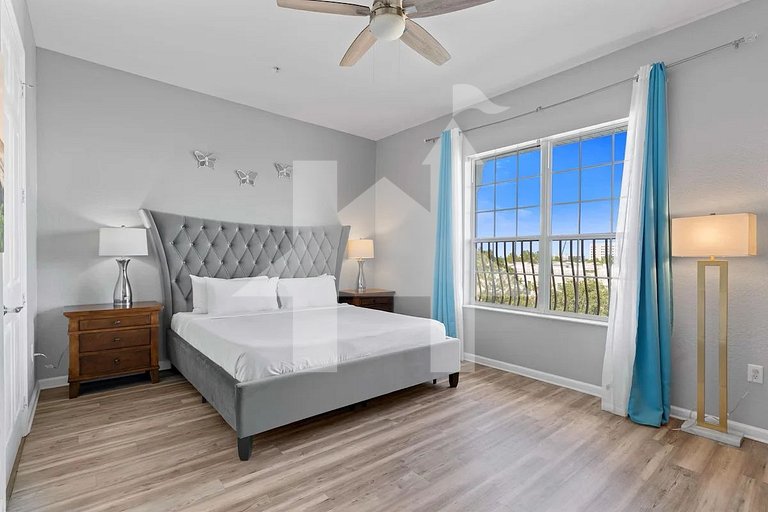 Spacious 4BR Condo at Vista Cay Resort