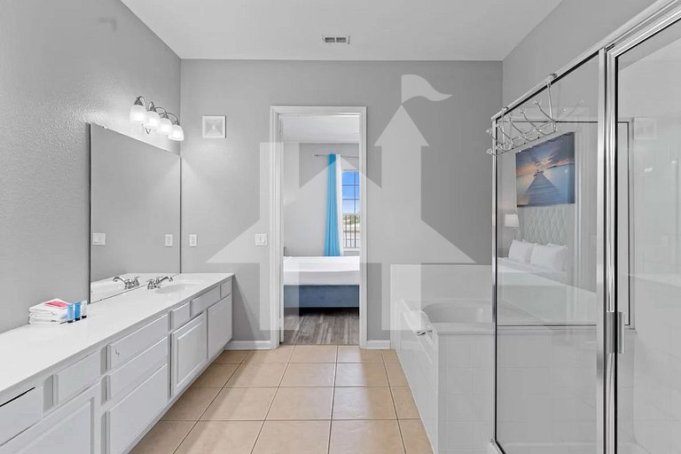 Spacious 4BR Condo at Vista Cay Resort