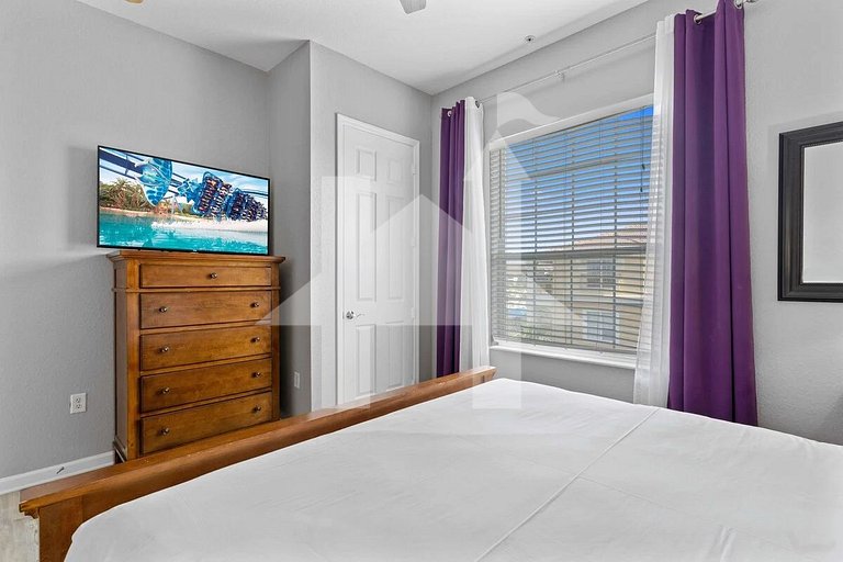 Spacious 4BR Condo at Vista Cay Resort