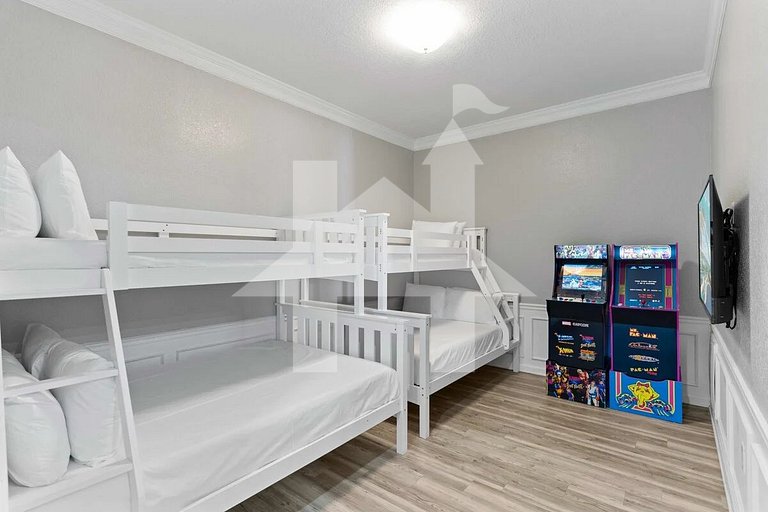 Spacious 4BR Condo at Vista Cay Resort