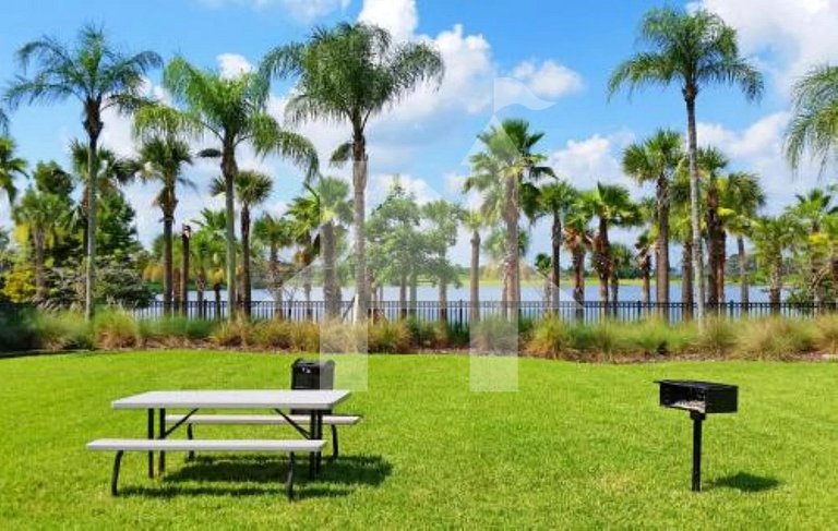 Spacious 4BR Condo at Vista Cay Resort