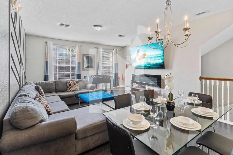 Modern Multi-Story 3BR Condo at Vista Cay