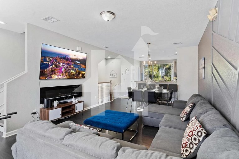 Modern Multi-Story 3BR Condo at Vista Cay