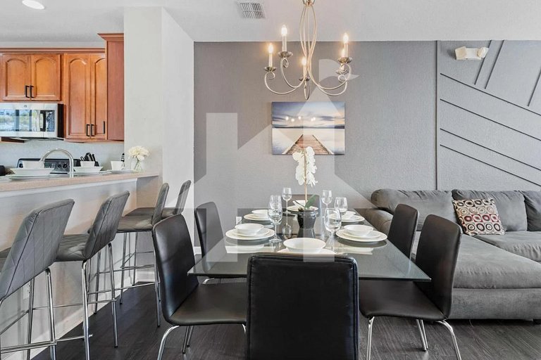 Modern Multi-Story 3BR Condo at Vista Cay