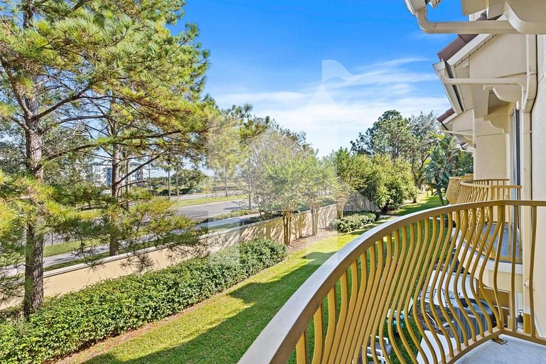 Modern Multi-Story 3BR Condo at Vista Cay