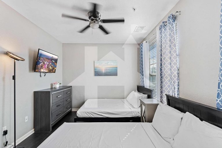 Modern Multi-Story 3BR Condo at Vista Cay