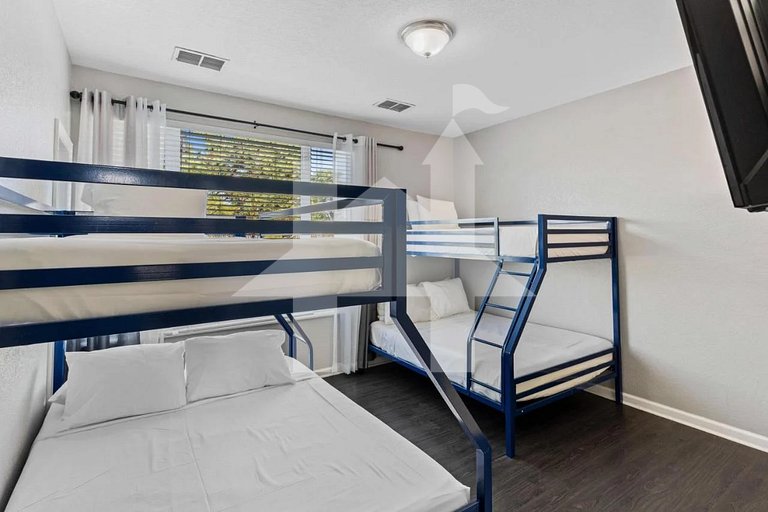 Modern Multi-Story 3BR Condo at Vista Cay