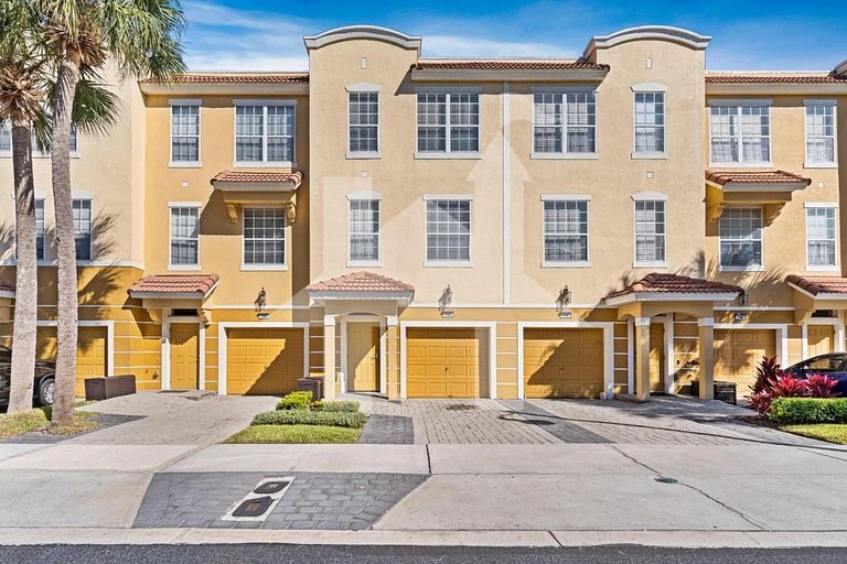 Moderno Triplex 3 Quartos no Vista Cay