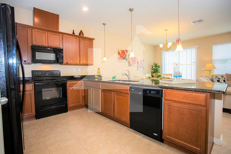 Compass Bay – Family Comfort & Resort Amenities