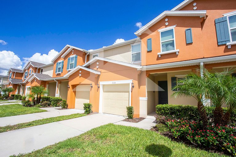 Compass Bay – Family Comfort & Resort Amenities