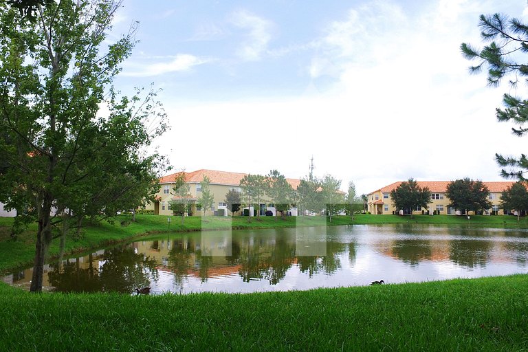 Compass Bay – Family Comfort & Resort Amenities