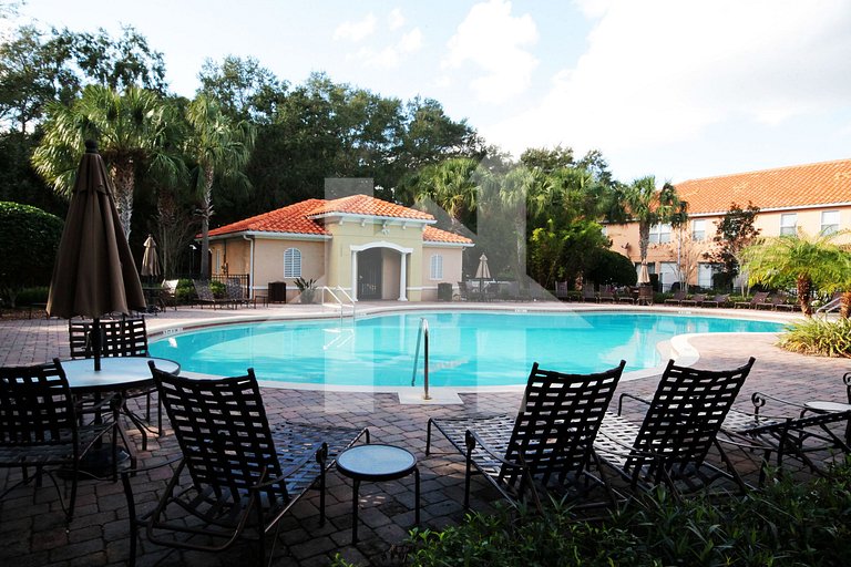 Compass Bay – Family Comfort & Resort Amenities