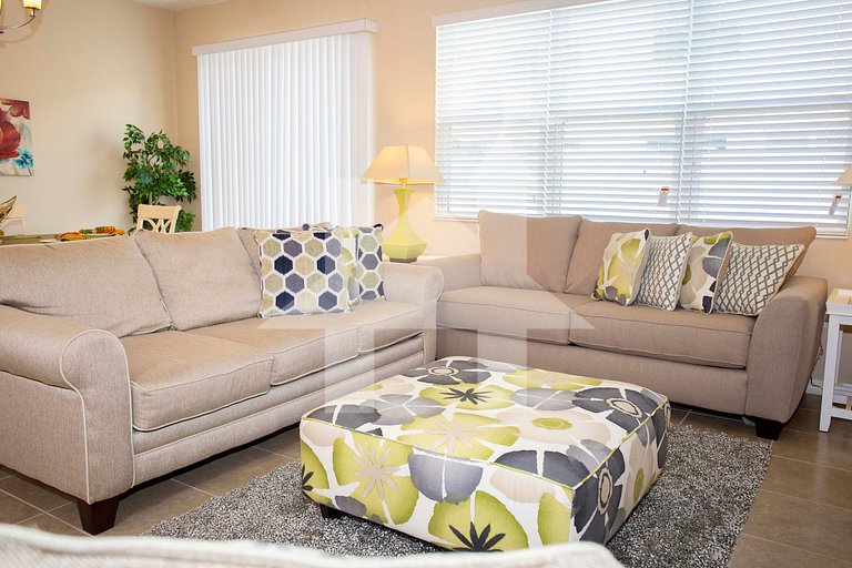 Compass Bay – Family Comfort & Resort Amenities