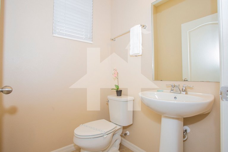 Compass Bay – Family Comfort & Resort Amenities