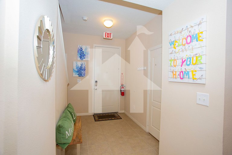 Compass Bay – Family Comfort & Resort Amenities