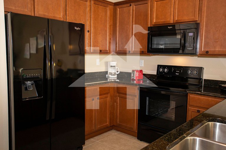 Compass Bay – Family Comfort & Resort Amenities