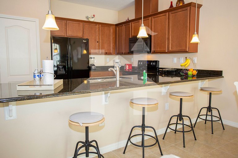 Compass Bay – Family Comfort & Resort Amenities