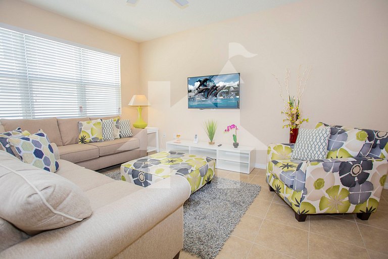 Compass Bay – Family Comfort & Resort Amenities