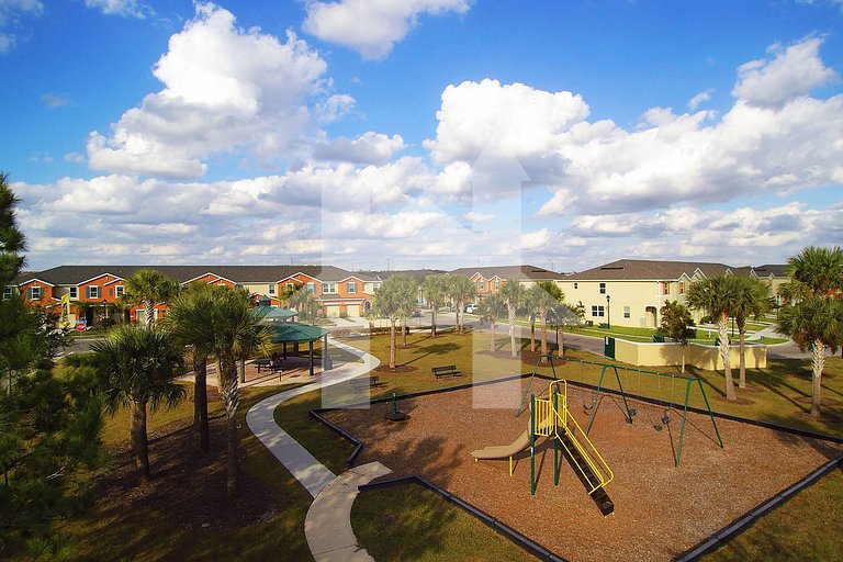 Compass Bay – Family Comfort & Resort Amenities