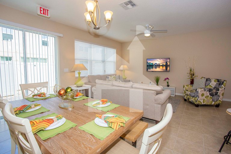 Compass Bay – Family Comfort & Resort Amenities