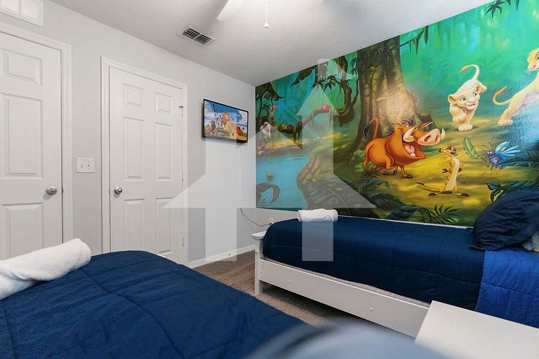 Vacation Home Near Disney, 4 bedrooms