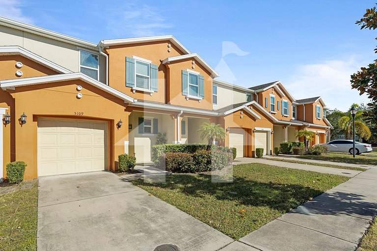 Vacation Home Near Disney, 4 bedrooms