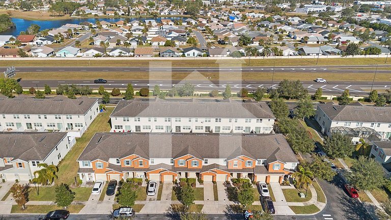 Vacation Home Near Disney, 4 bedrooms