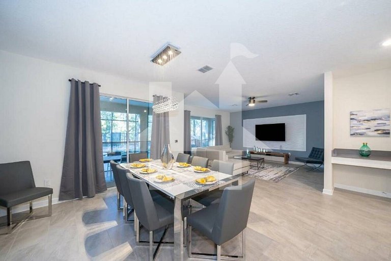 Vacation Home Near Disney, 6 bedrooms