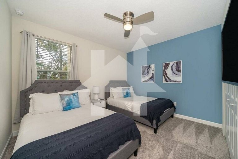 Vacation Home Near Disney, 6 bedrooms