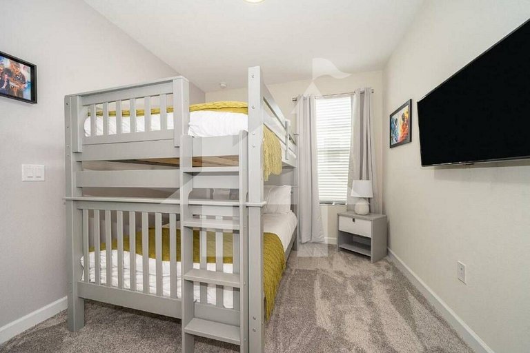 Vacation Home Near Disney, 6 bedrooms