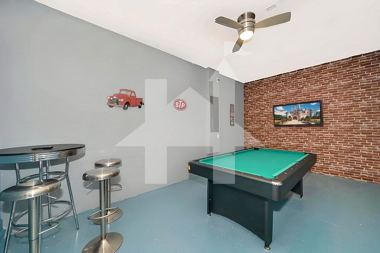 Vacation Home Near Disney, 6 bedrooms