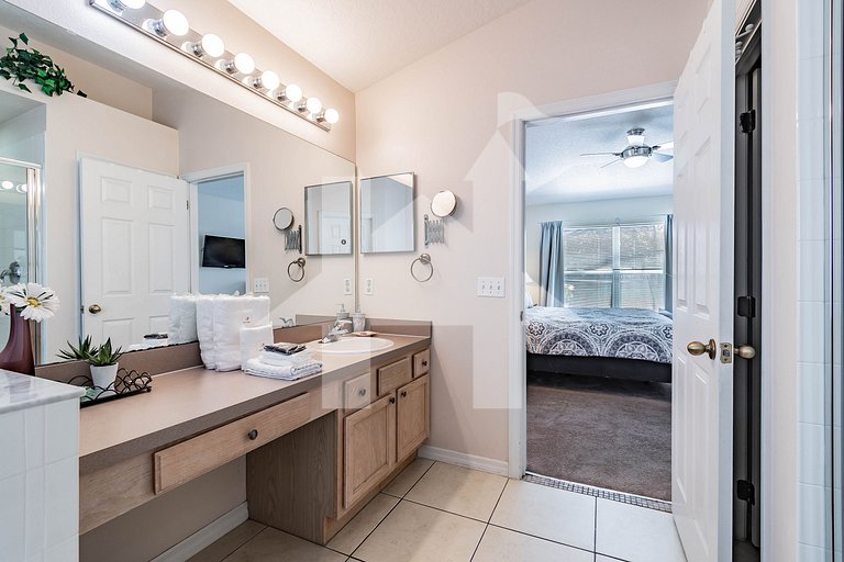 Vacation Home Near Disney, 5 bedrooms