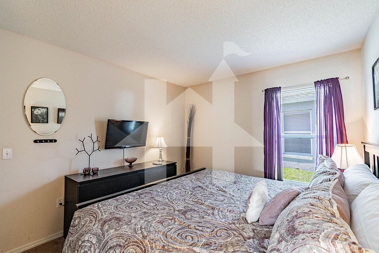 Vacation Home Near Disney, 5 bedrooms