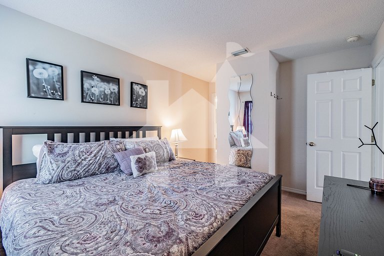 Vacation Home Near Disney, 5 bedrooms