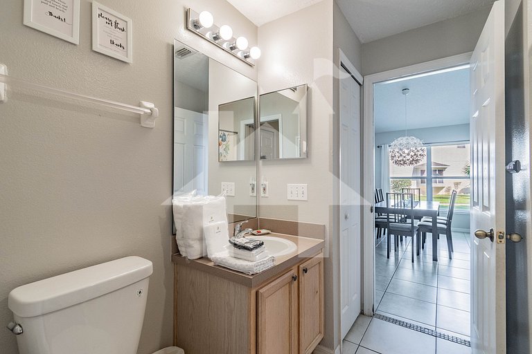 Vacation Home Near Disney, 5 bedrooms