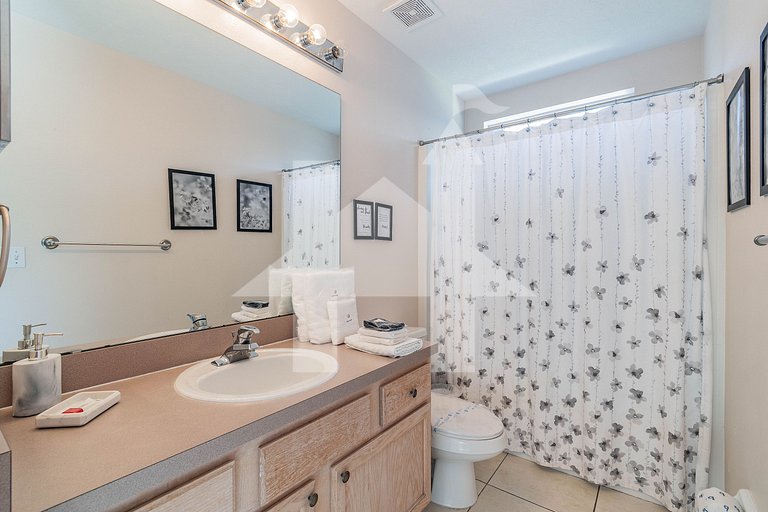 Vacation Home Near Disney, 5 bedrooms