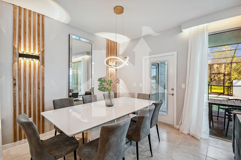 Vacation Home Near Disney, 5 bedrooms