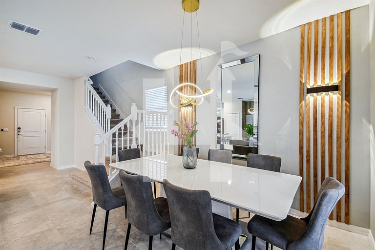 Vacation Home Near Disney, 5 bedrooms